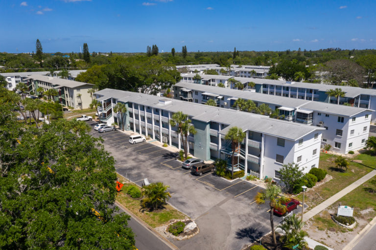 photo33 Flamingo Gardens Apartments